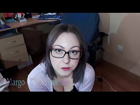 ❤️ Noia sexy amb ulleres xucla un consolador profundament davant la càmera ️ Porno a nosaltres ﹏