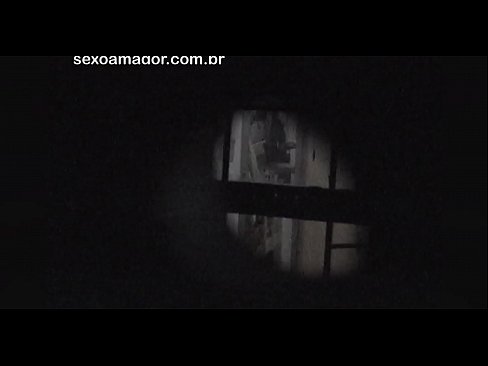 ❤️ Blondie és gravada en secret per un voyeur del barri amagat darrere de maons buits ️ Porno a nosaltres ﹏